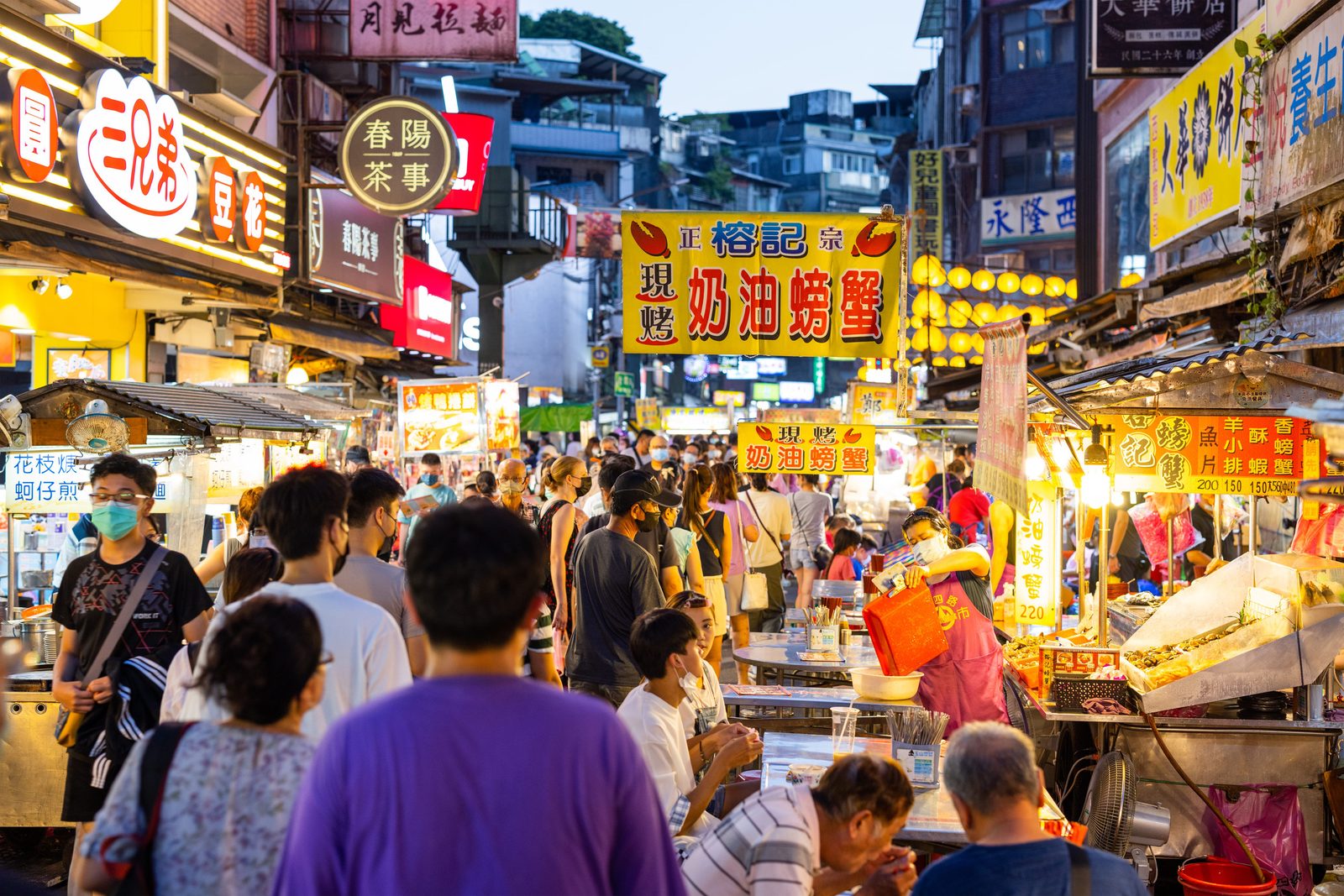 台灣夜市小吃人潮